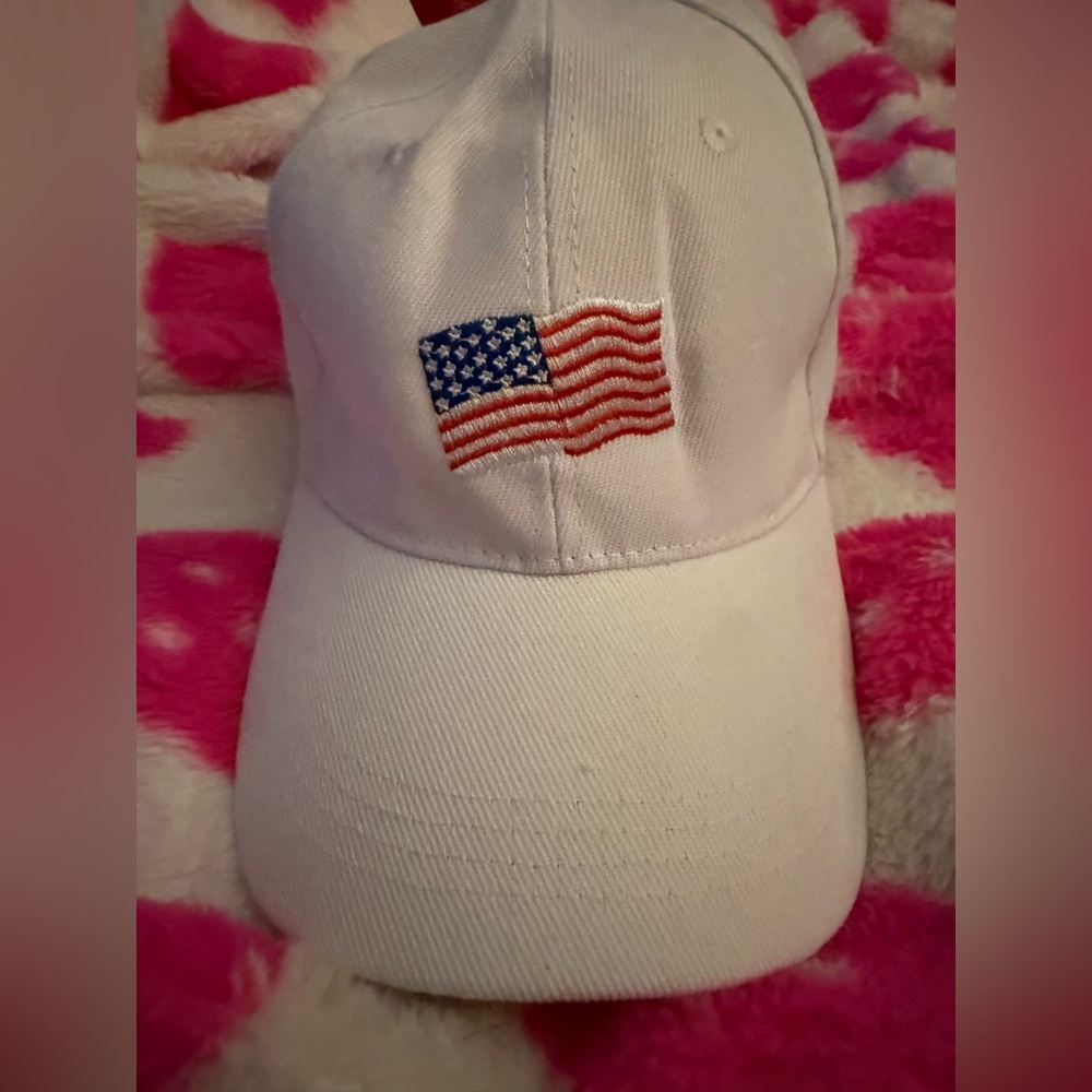 White‎ Cap with American Flag Embroidery